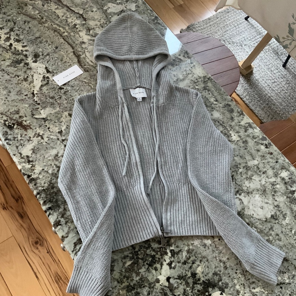 PINK ROSE Light gray cropped length cardigan $13